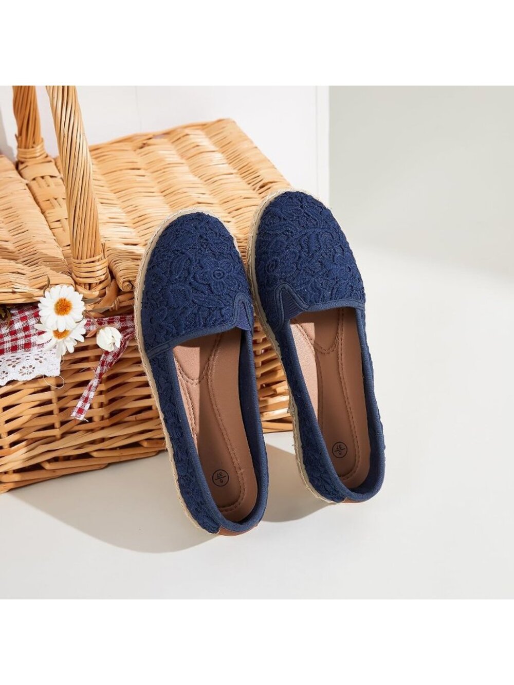 Women's Navy Blue Rubber Flower Embroidered Comfortable Round Toe Ballet Flat - Picture 3 of 6